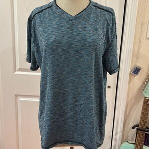 Modern Culture Men’s Vneck Shirt
Size XL
